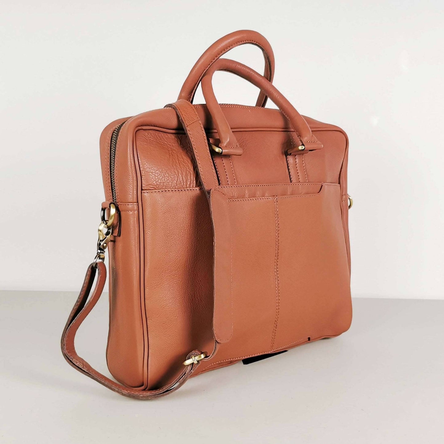 The Signature Messenger Bag Men Brown-4